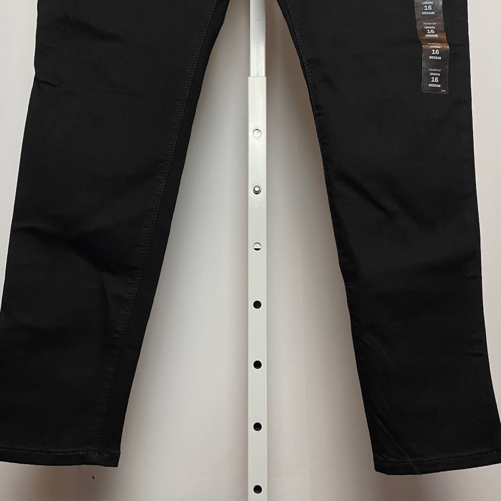 NWT Lee Womenʻs Plus Size Black Mid Rise Fit Dream Legging Size 16 - Picture 3 of 9